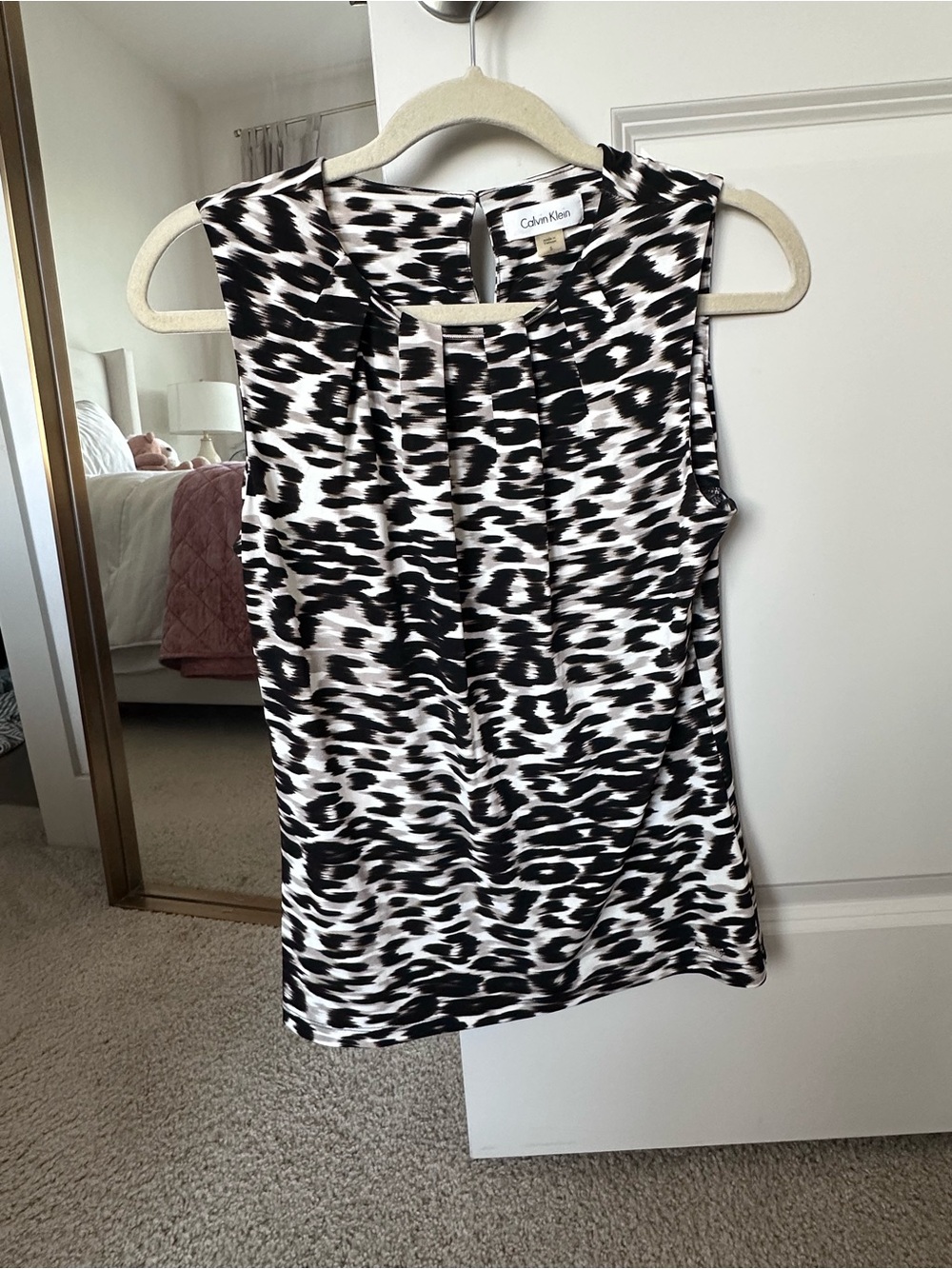 Calvin Klein ~Size SP~ Leopard Print Pleat-Neck Sleeveless Top Blouse